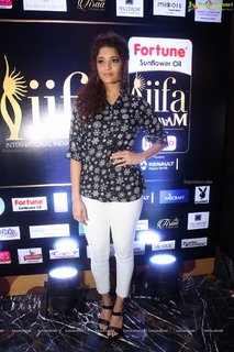 Ritika Singh feet photo 12