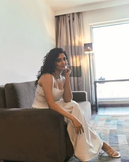 Ritika Singh feet photo 2