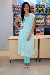 Ritu Varma feet photo 10