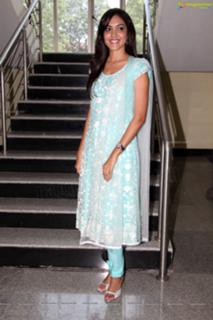 Ritu Varma feet photo 3