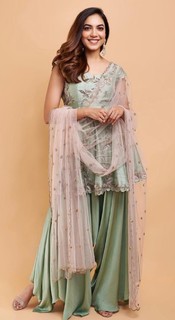 Ritu Varma feet photo 14