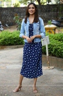 Ritu Varma feet photo 5