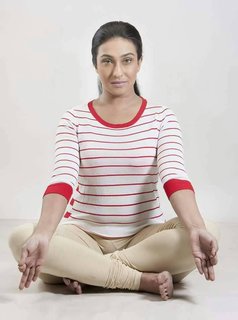 Rituparna Sengupta feet photo 15