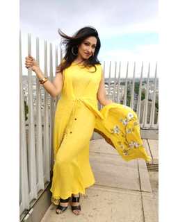 Rituparna Sengupta feet photo 8