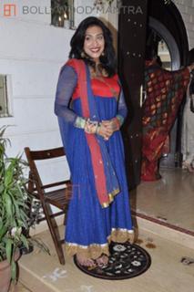 Rituparna Sengupta feet photo 11