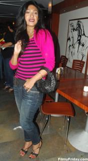 Rituparna Sengupta feet photo 10
