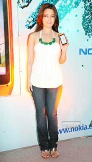 Riya Sen feet photo thumbnail