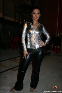 Riya Sen feet photo thumbnail