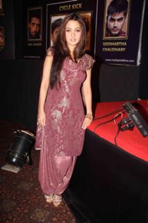 Riya Sen feet photo thumbnail