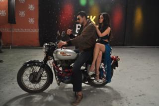 Riya Sen feet photo thumbnail