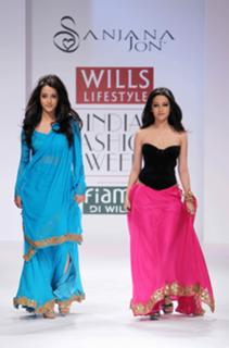 Riya Sen feet photo thumbnail