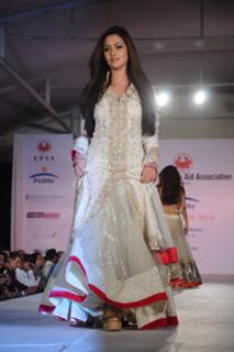 Riya Sen feet photo thumbnail