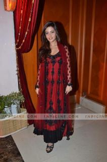 Riya Sen feet photo thumbnail