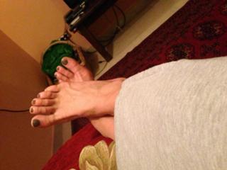 Roberta Beta feet photo 2