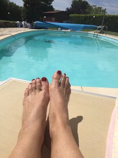 Roberta Beta feet photo 3