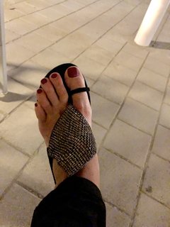Roberta Beta feet photo 9