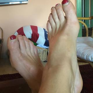 Roberta Beta feet photo 4
