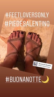 Roberta Beta feet photo 5