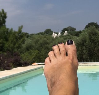 Roberta Beta feet photo 3