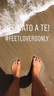 Roberta Beta feet photo 16