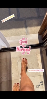 Roberta Beta feet photo 11