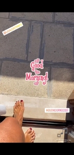 Roberta Beta feet photo 9
