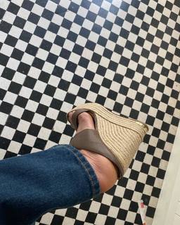 Roberta Beta feet photo 8