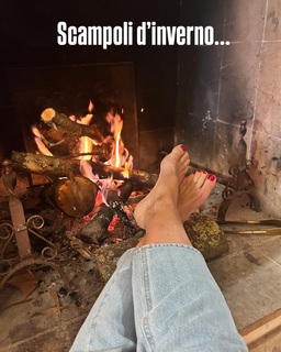Roberta Beta feet photo 12