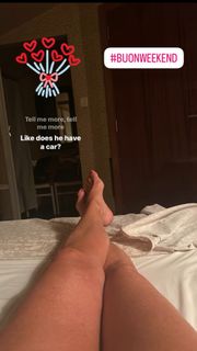 Roberta Beta feet photo 3
