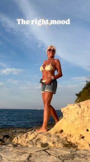 Roberta Beta feet photo 7