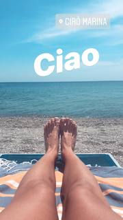 Roberta Morise feet photo 9