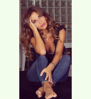 Roberta Morise feet photo 11