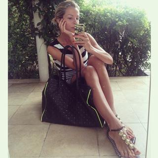 Roberta Ruiu feet photo 16