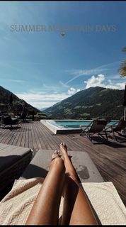 Roberta Ruiu feet photo 1