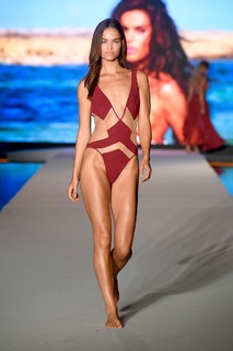 Robin Holzken feet photo 1