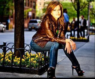 Robin Meade feet photo thumbnail