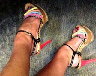 Robin Meade feet photo thumbnail