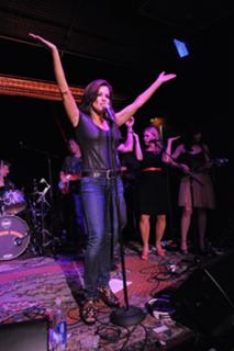 Robin Meade feet photo thumbnail