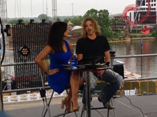 Robin Meade feet photo thumbnail