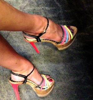 Robin Meade feet photo thumbnail