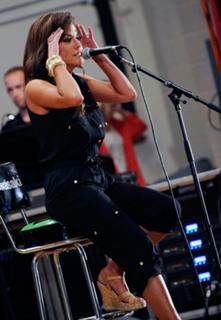 Robin Meade feet photo thumbnail
