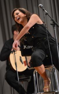 Robin Meade feet photo thumbnail