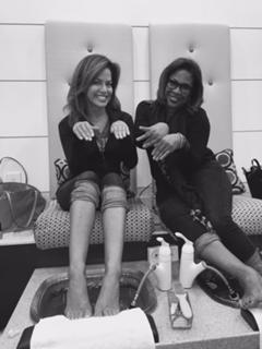 Robin Meade feet photo thumbnail