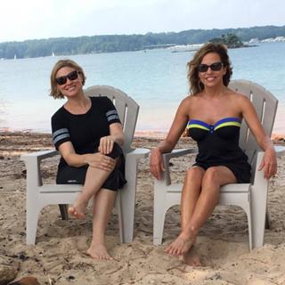 Robin Meade feet photo thumbnail