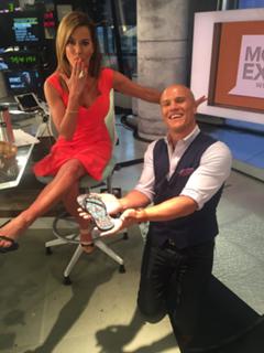 Robin Meade feet photo thumbnail