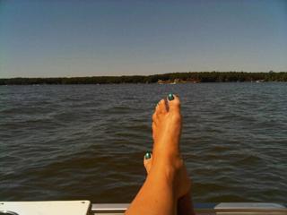Robin Meade feet photo thumbnail