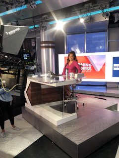 Robin Meade feet photo thumbnail