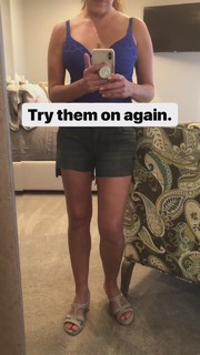 Robin Meade feet photo thumbnail