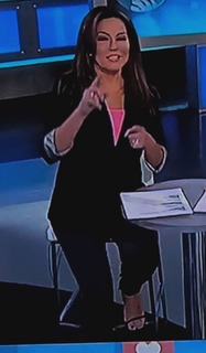 Robin Meade feet photo thumbnail