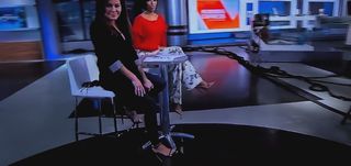 Robin Meade feet photo thumbnail